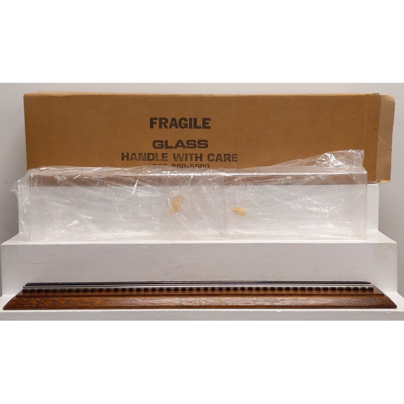 O 32 Display W/Acrylic Case And Wooden Base LN/Box