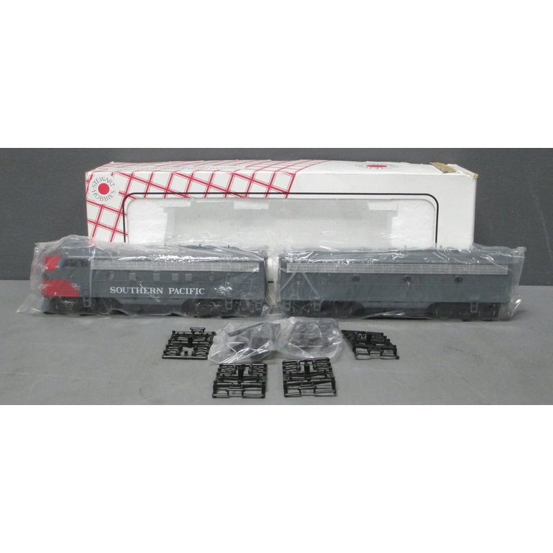 Stewart 5711 HO Southern Pacific EMD F7 Phase I-Late A/B Diesel Locomotive Set NIB