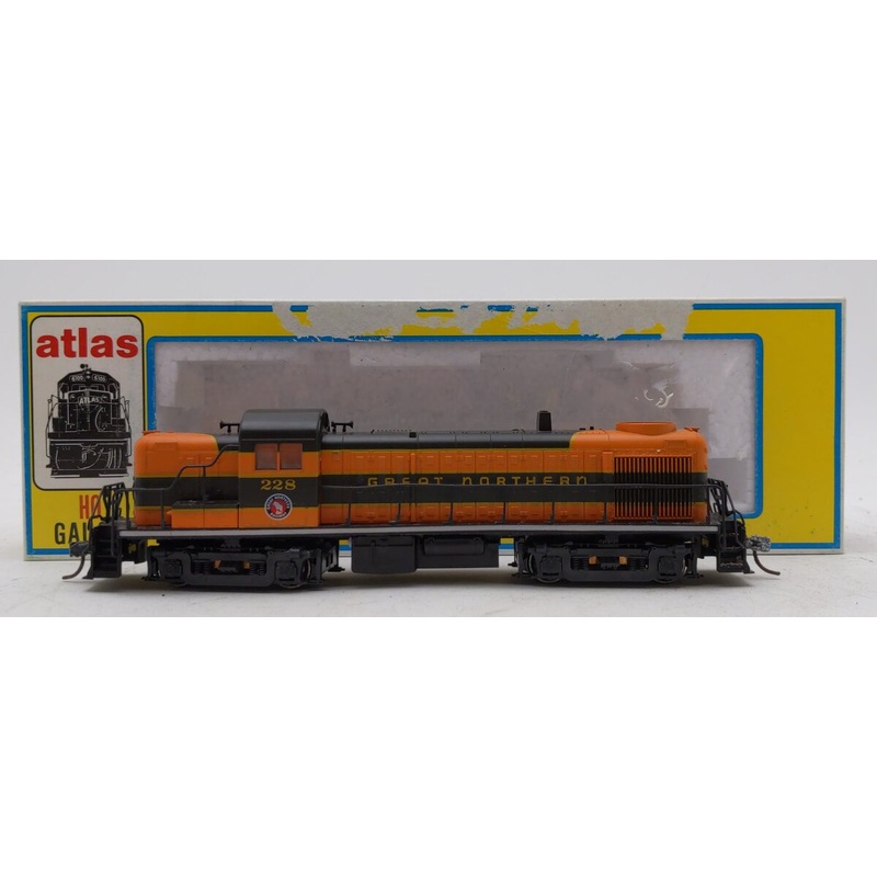 Atlas 8152 HO Scale Great Northern RS-3 Powered Diesel Locomotive #228 EX/Box