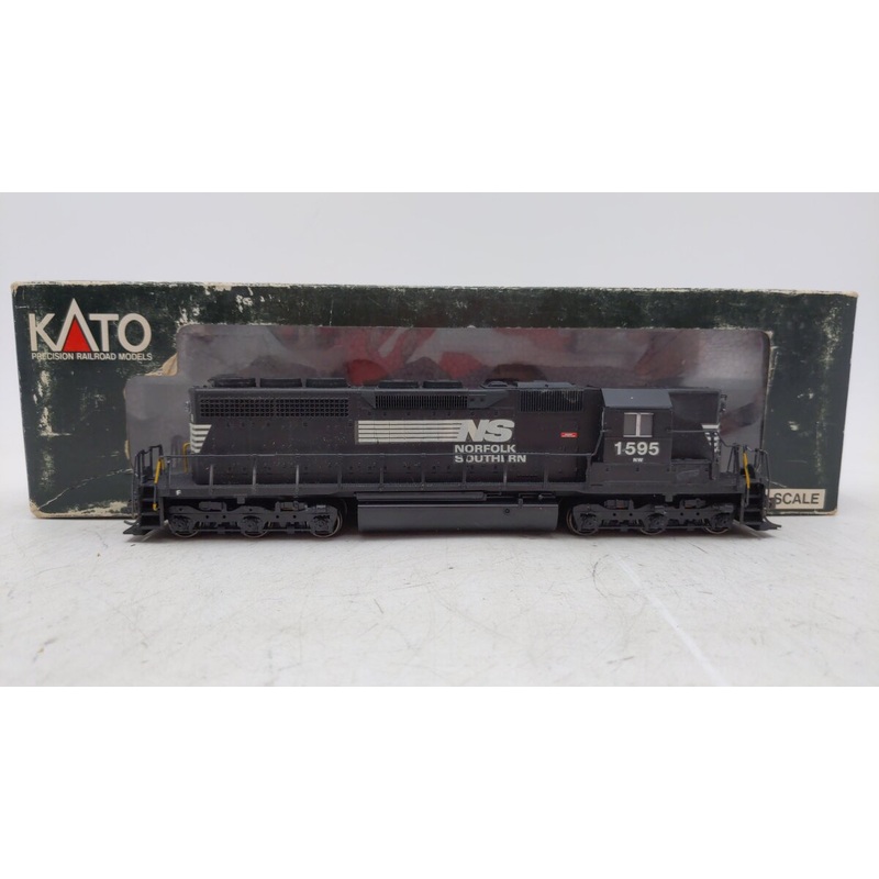 Kato 37-010 HO Scale Norfolk & Southern EMD SD40 Powered Diesel Locomotive EX/Box