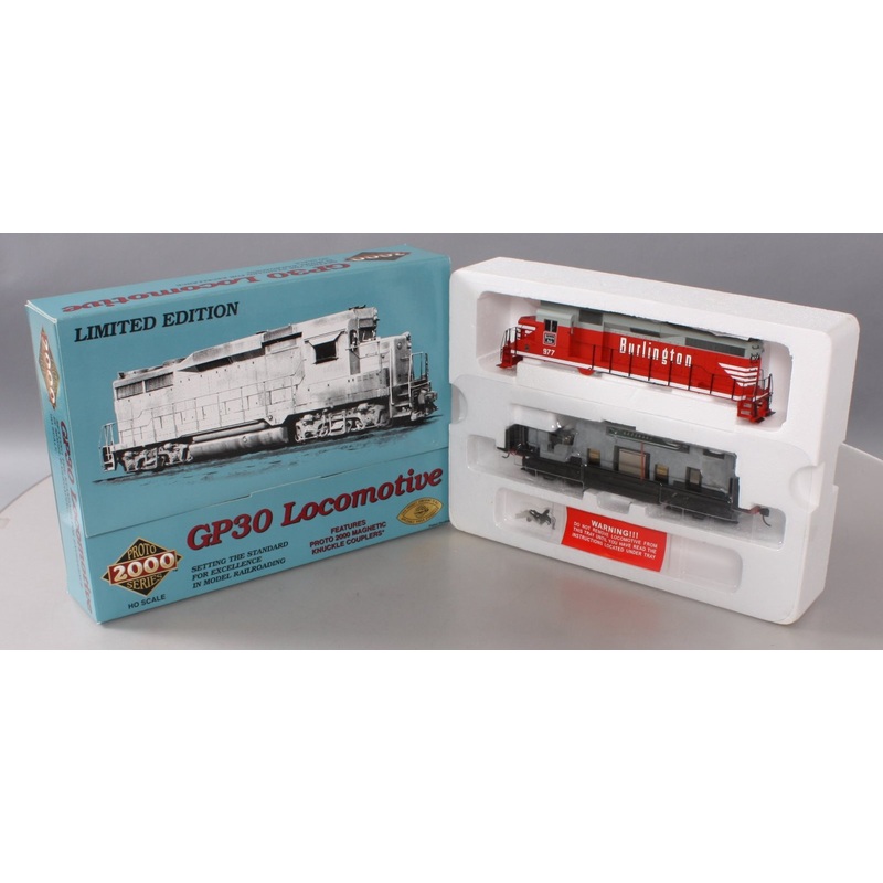 Proto 2000 23220 HO CB&Q GP30 Phase ll Diesel Locomotive w/Dynamic Brakes #977 NIB