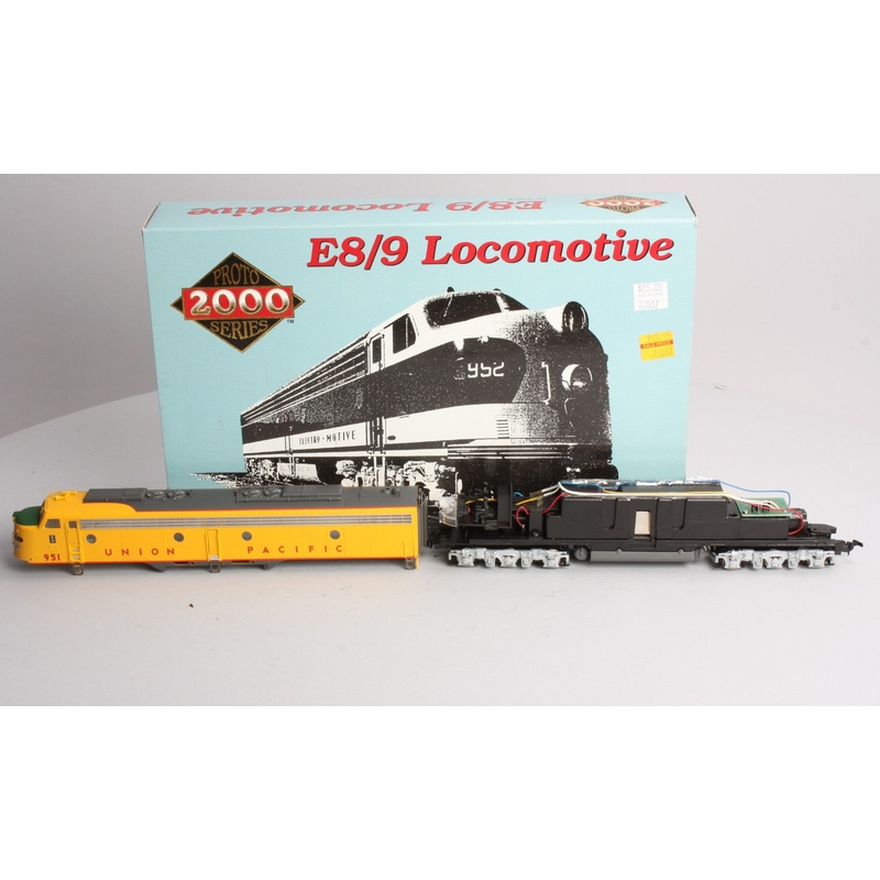 Proto 2000 8037 HO Scale Union Pacific E8/9 Diesel Locomotive #951 NIB