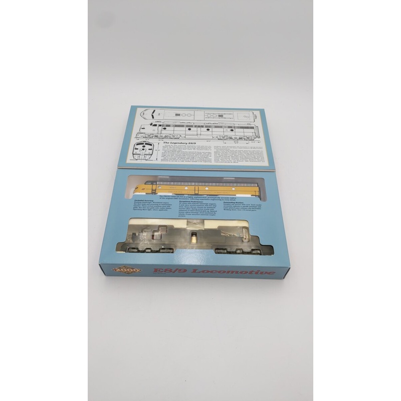 Proto 2000 8179 C&NW E 8/9 Diesel Locomotive #5024B NIB