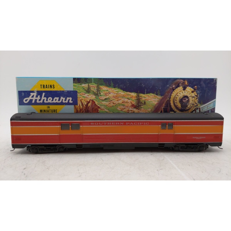 Athearn 1818 HO Scale Southern Pacific Daylight Streamlined Passenger Car EX/Box