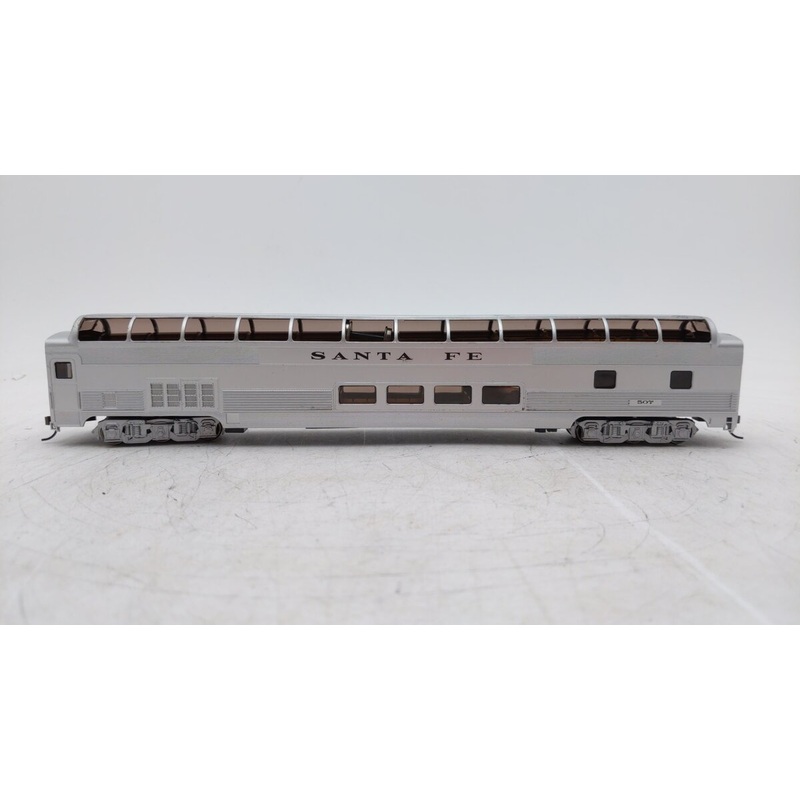 Bachmann 1255  HO Santa Fe 85′ Full Domed Passenger Car VG