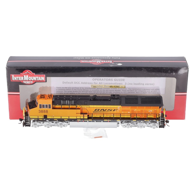 InterMountain 497101S-02 HO Scale BNSF ET44AC Diesel Locomotive #3888 NIB
