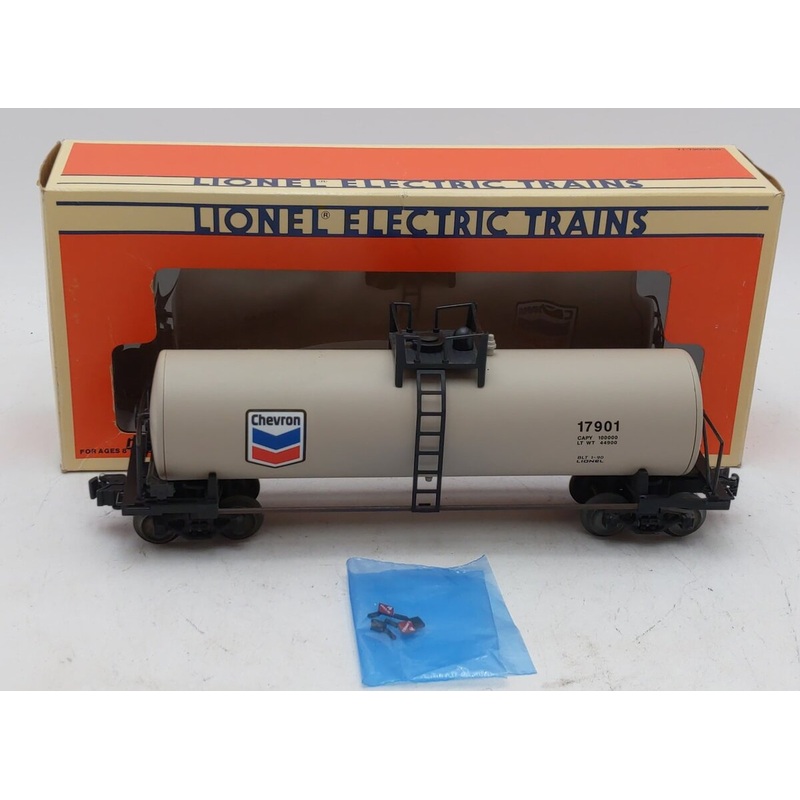 Lionel 6-17901 O Gauge Chevron Uni-body Tank Car EX/Box