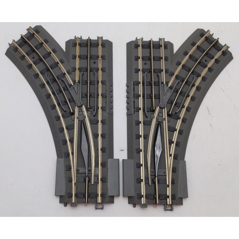 MTH 40-1004 & 40-1005 RealTrax Pair of Right/Left Hand Switches [2] EX