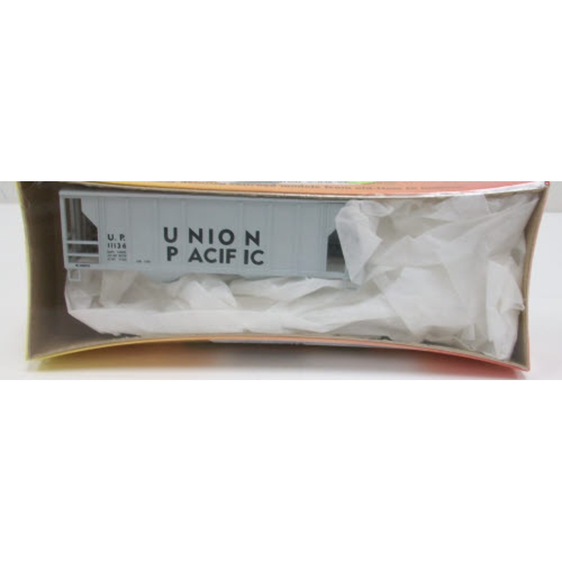 Roundhouse 07957 HO Scale Union Pacific 2-Bay Covered Hopper # 1139 Kit