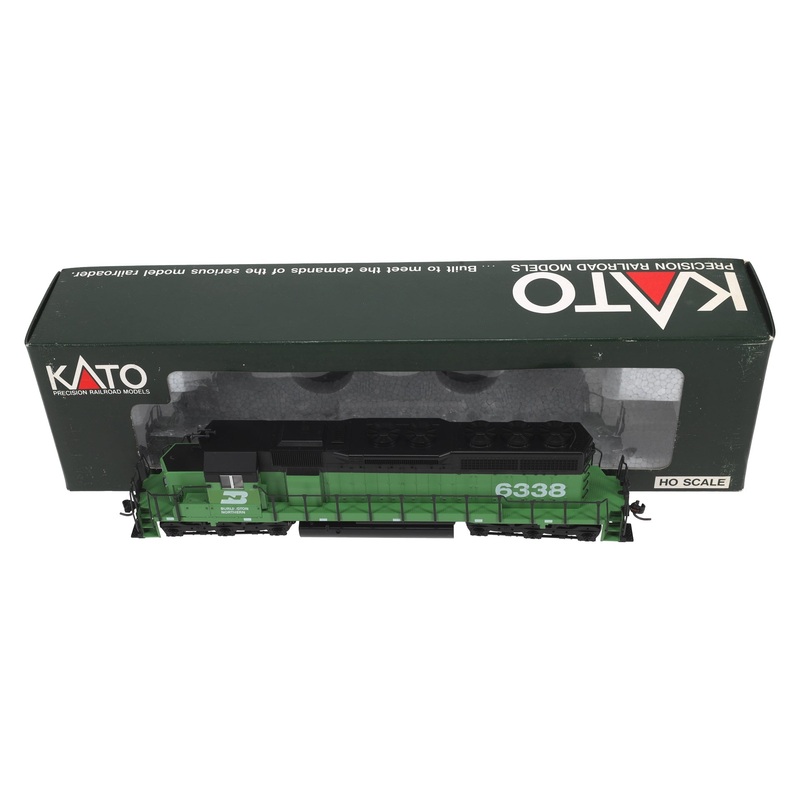 Kato 37-014 HO Burlington Northern SD-40 Powered Diesel Locomotive NIB