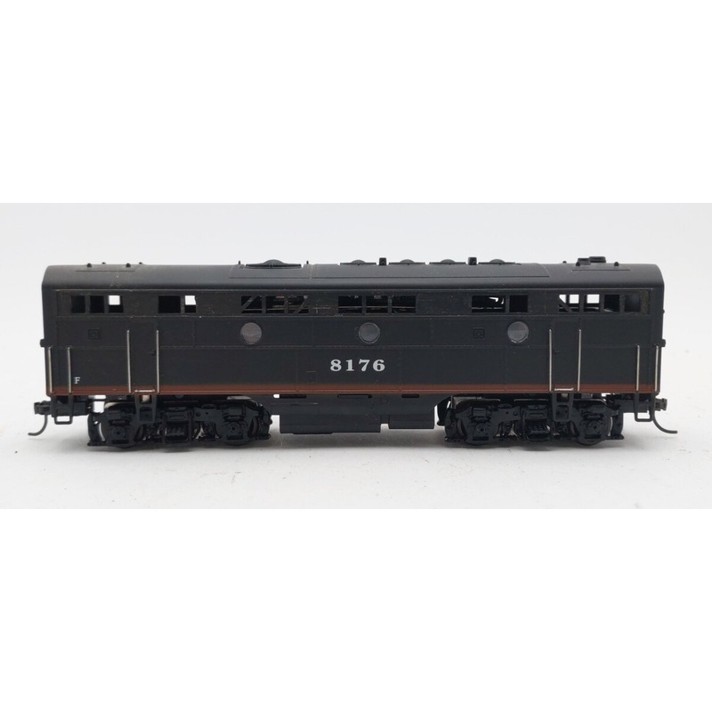 MRC CD108 HO Scale Southern Pacific F7B Diesel Locomotive B Unit #8176 EX