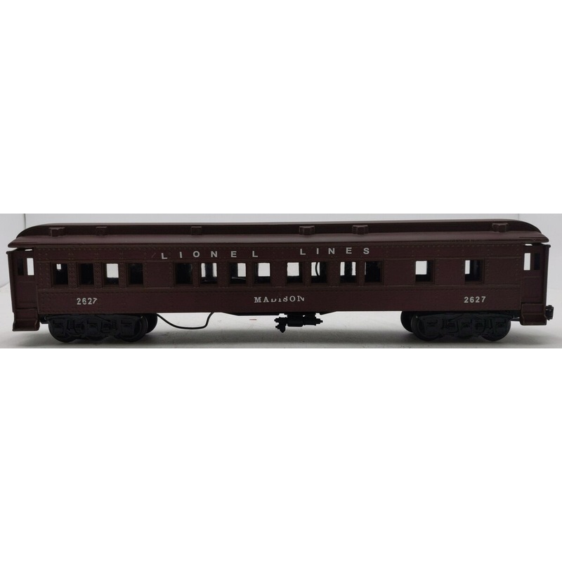 Lionel 2627 Vintage O Lionel Lines Madison HW Madison Passenger Car: Custom VG