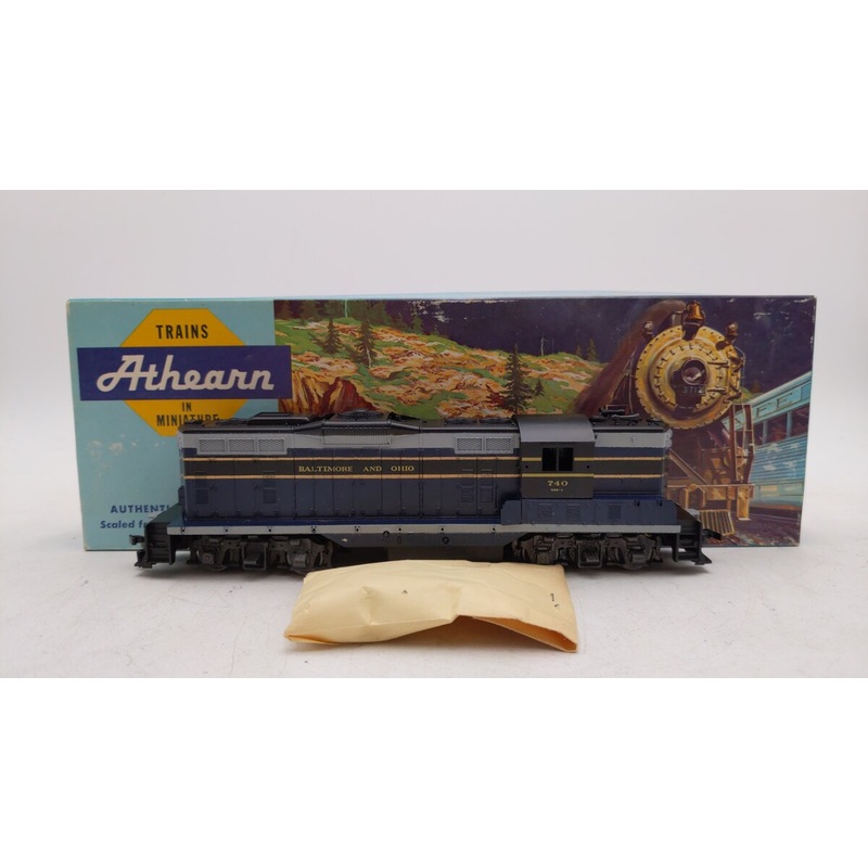 Athearn 3152 HO Baltimore & Ohio GP-9 Powered Diesel Locomotive #740 EX/Box
