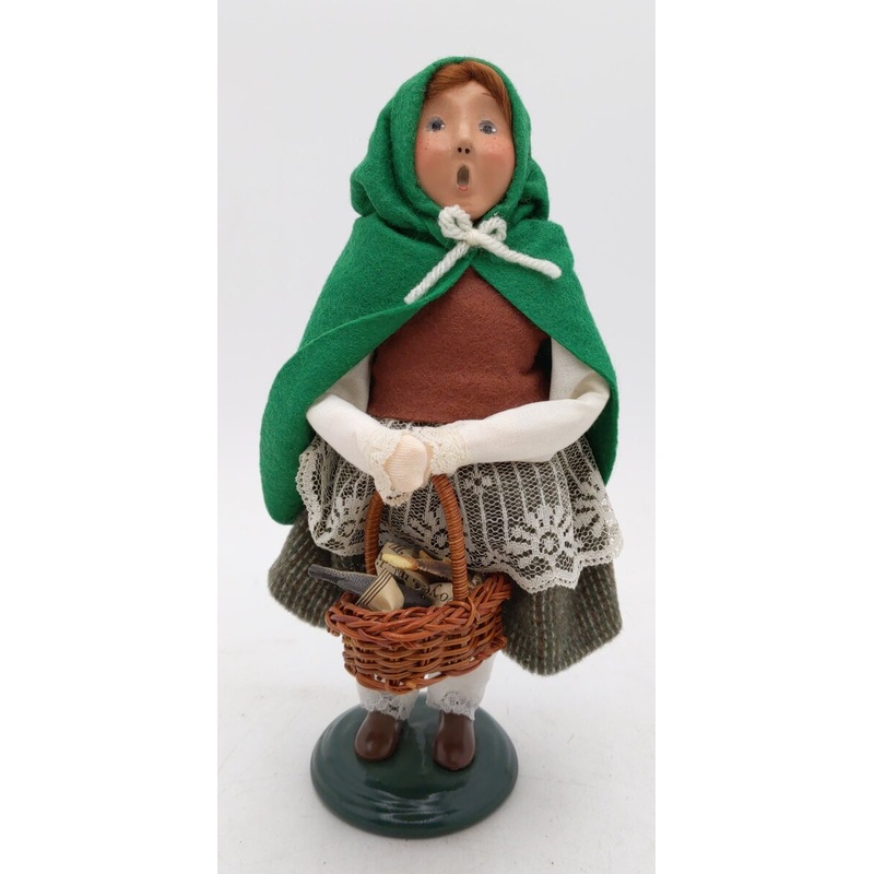 Byers’ Choice The Carolers 2002 ‘Cries of London’ Fishmonger Girl Doll w/Basket LN