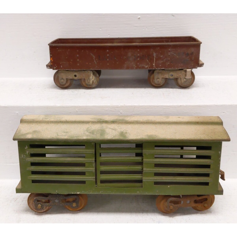 Lionel Vintage Standard Gauge 113 Stock Car & 113 Lake Shore Gondola