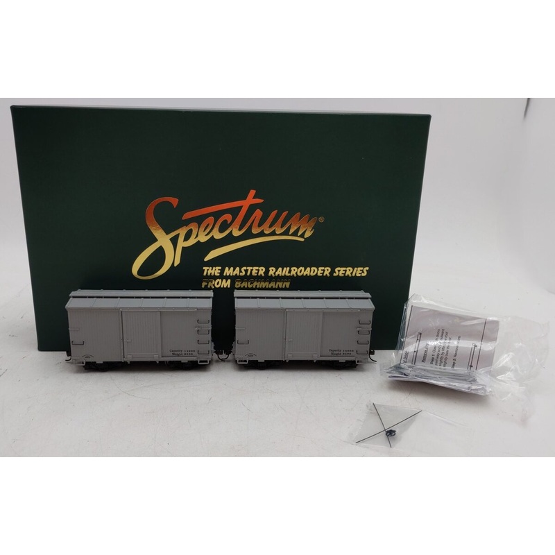 Bachmann 26553 On30 Spectrum 18′ Freight Boxcar w/Murphy Roof Gray Data Only  LN/Box