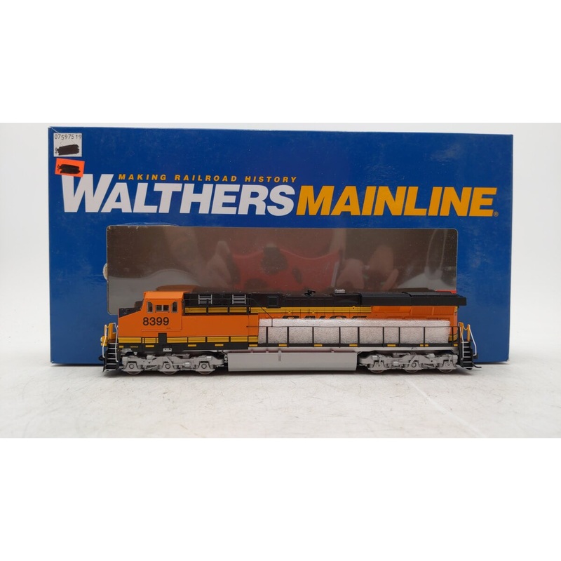 Walthers 910-10176 GE ES44C4 DC BNSF #8399 EX/Box