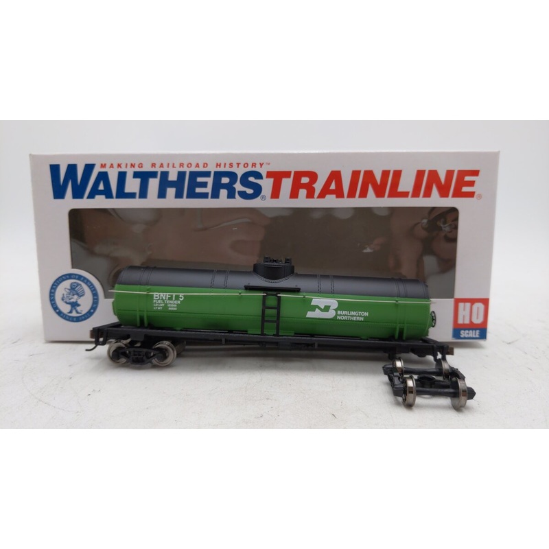 Walthers 931-1440 HO Burlington Northern Tank Car #5 – Ready To Run EX/Box