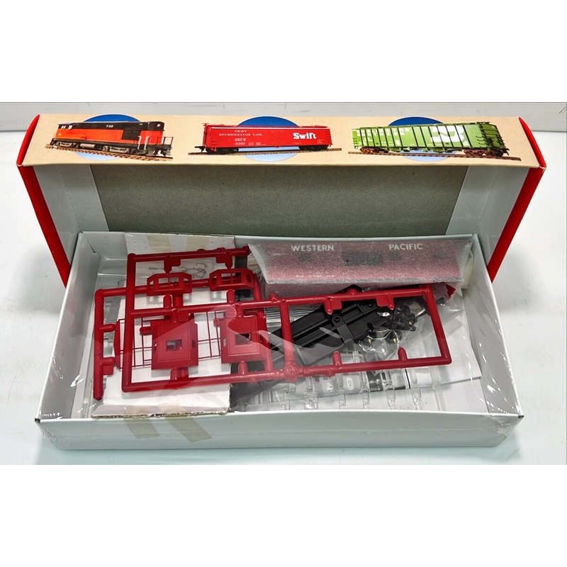 Walthers 932-4359 HO Western Pacific International Bay Window Caboose #482 Kit MT/Box