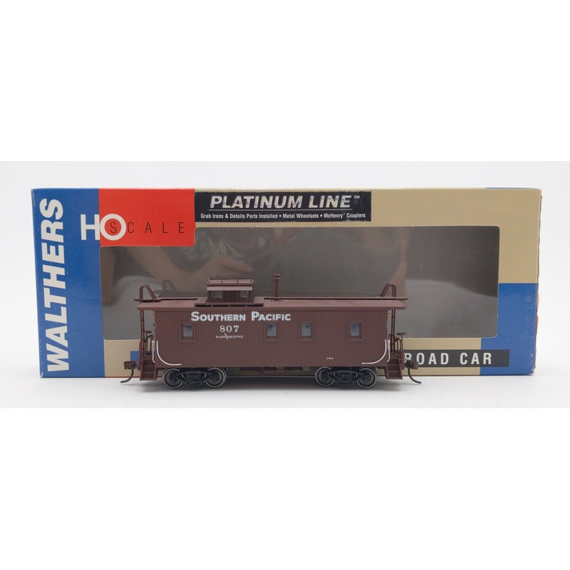 Walthers 932-7610 HO Scale Southern Pacific Wood Caboose #807 (Radio Equipped) EX/Box