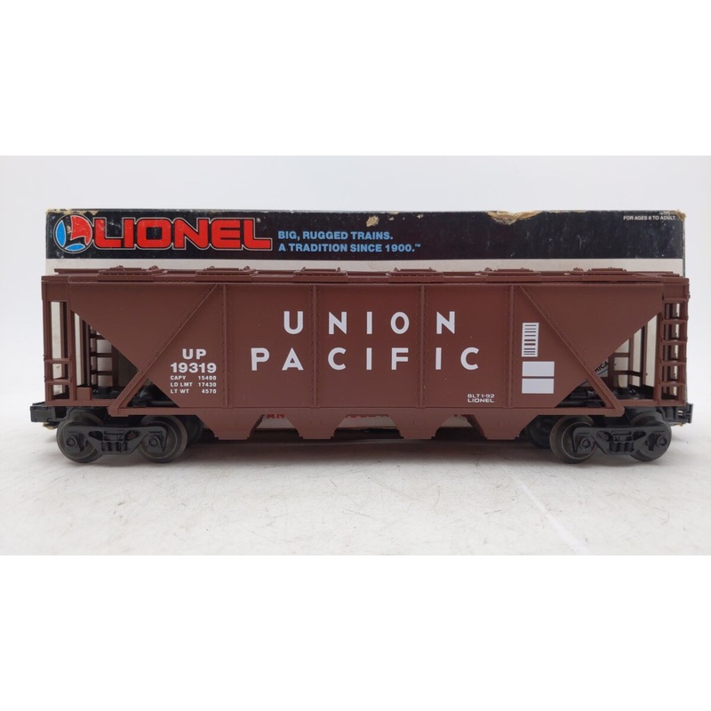 Lionel 6-19319 O Gauge Union Pacific 4-Bay Covered Hopper EX/Box