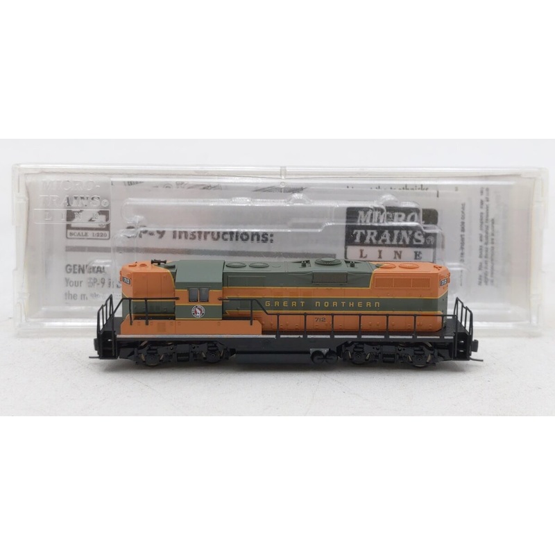 Micro-Trains 98201191 Z Scale Great Northern Powered GP9 Diesel Locomotive #712 EX/Box