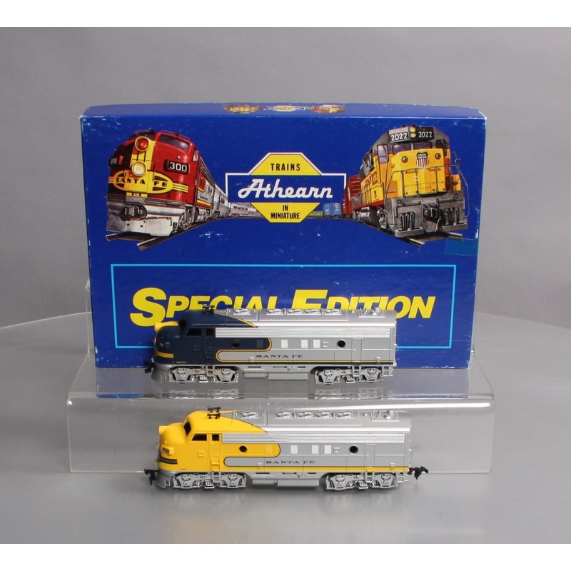 Athearn 2222 SE HO Santa Fe 2 F7A Diesel Locomotives Powered/Dummy: #332/#315 MT/Box