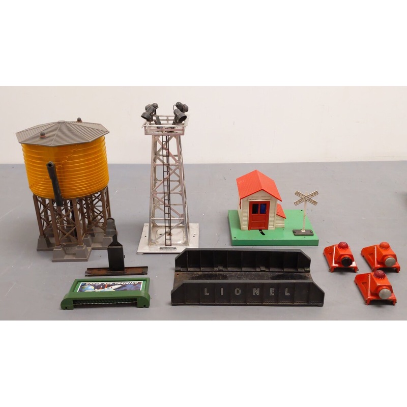 Lionel & American Flyer Vintage O Water Tower & Accessories [9] VG