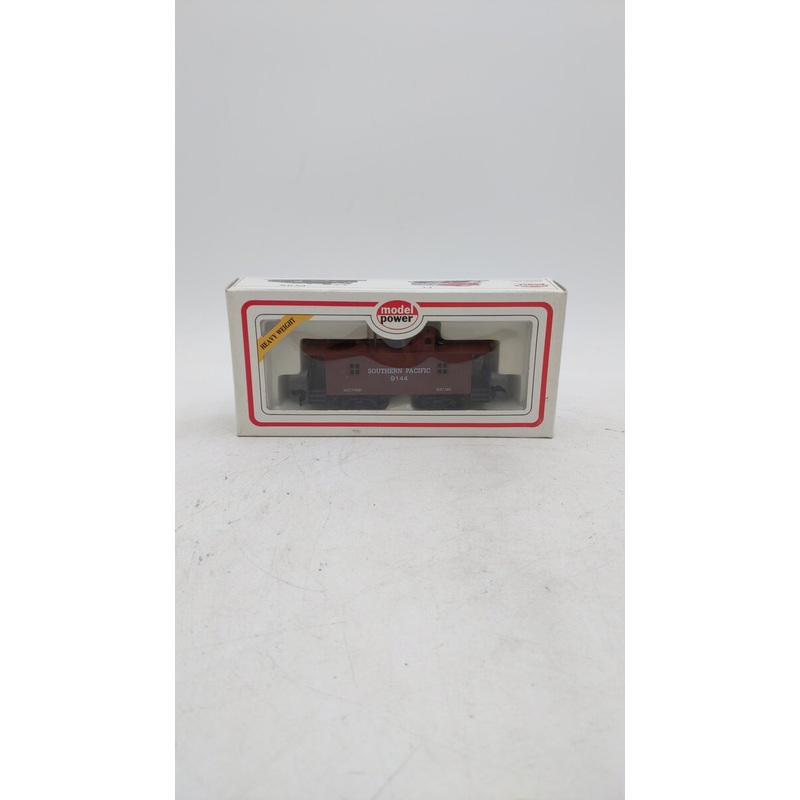 Model Power 9144 Southern Pacific 32′ Wood Caboose #9144 LN/Box