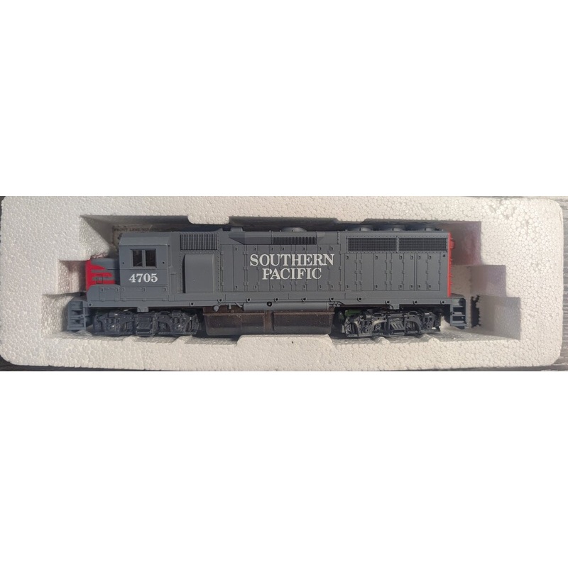 Con-Cor 0016-001009 HO Southern Pacific EMD GP-40 Cab #4705