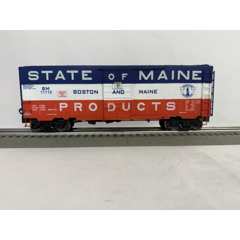 RMT 96442 O B&M Red/White/Blue 40′ Boxcar