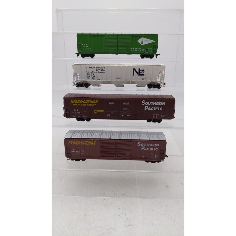 HO Scale Assorted Freight Cars [4] EX