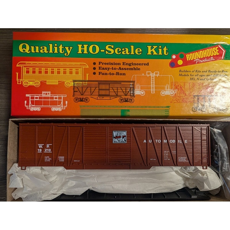 Roundhouse 02143 HO Scale Western Pacific 50′ SS DBL STL w/Plate Auto #19210 Kit