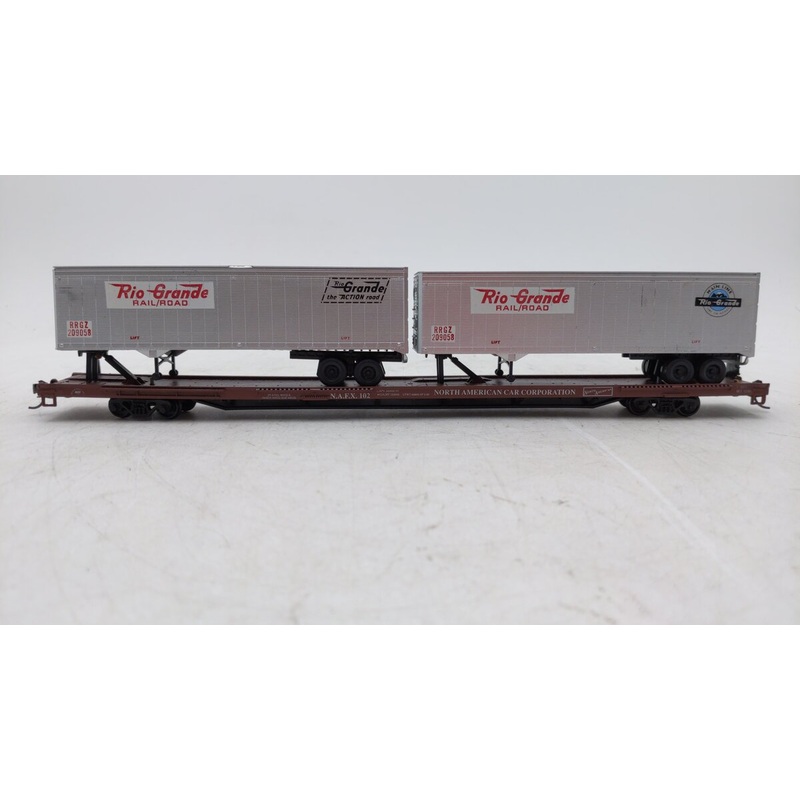 Athearn 2003 HO Scale North American Car Corp. 86′ Flat Car w/Trailers EX