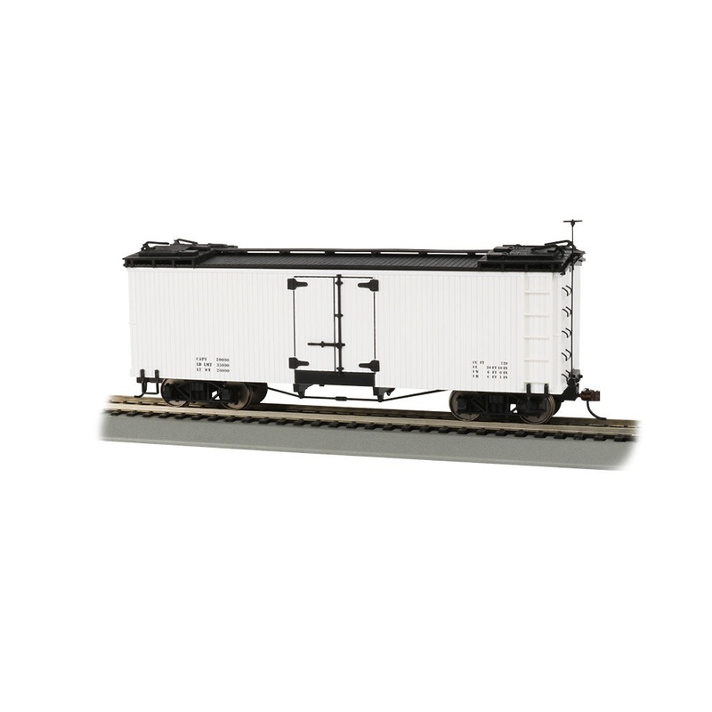Bachmann 27496 On30 Data Only White with Black Roof Reefer LN/Box