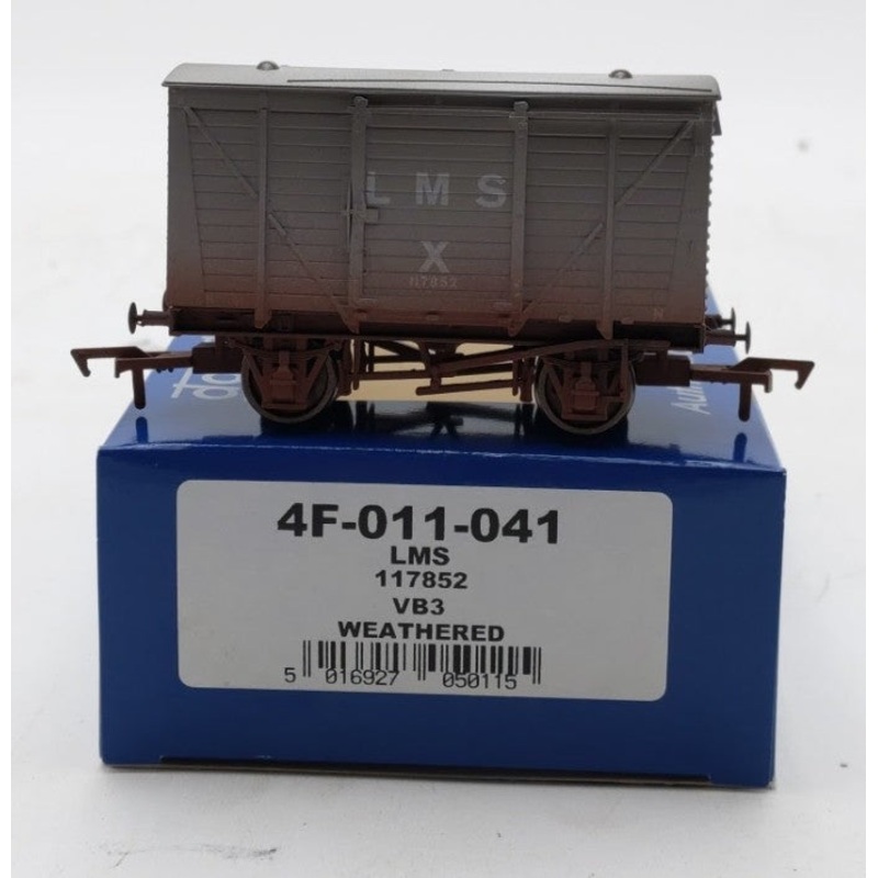 Dapol 4F-011-041 OO Gauge Weathered LMS VB3 Freight Car #117852 LN/Box