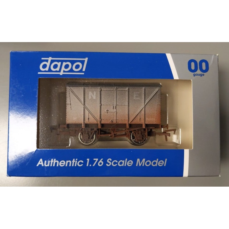 Dapol 4F-016-107 OO Gauge Weathered NE Banana Van #158650 LN/Box