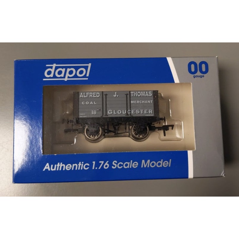 Dapol 4F-072-015 OO Gauge Alfred J. Thomas Gloucester Coal Hopper #18 LN/Box