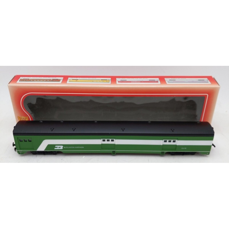IHC 48030 HO Scale Burlington Northern Smooth Side Baggage Car #225 LN/Box