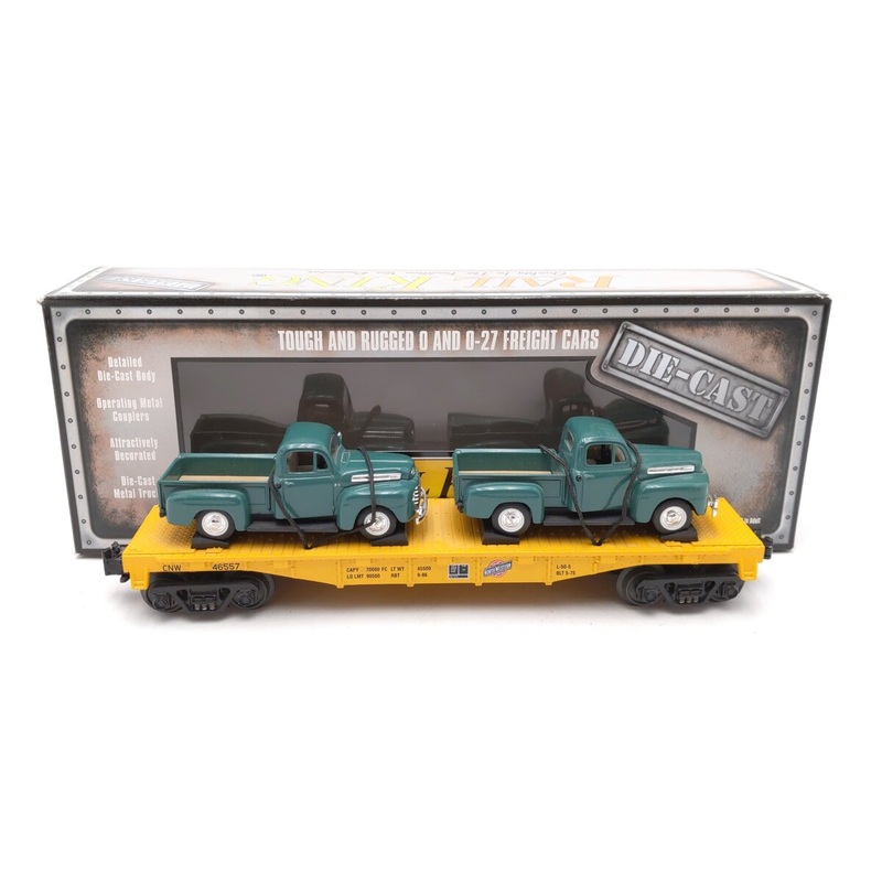 MTH 30-8312 O Gauge Chicago & North Western Flat Car w/2 48′ Ford Pickups LN/Box