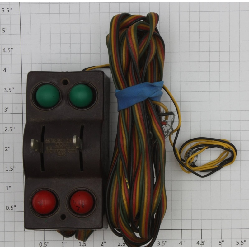 American Flyer XA10698 S Scale Bakelite Brown Lighted Dual Switch Controller