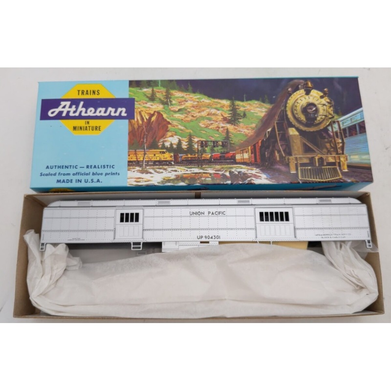 Athearn 1147 HO Scale Union Pacific Work Train Passenger Baggage Car Kit