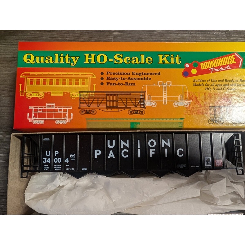 Roundhouse 01725 HO Scale Union Pacific 54′ 5-Bay Rapid Disch. Hopper #34004 Kit