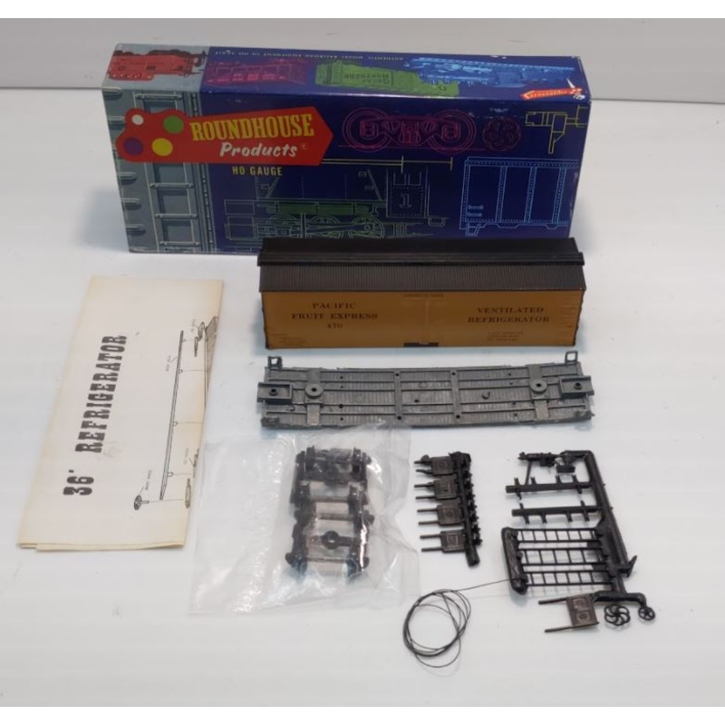 Roundhouse 3162 HO Scale Pacific Fruit Express Old Timer Reefer Car Kit