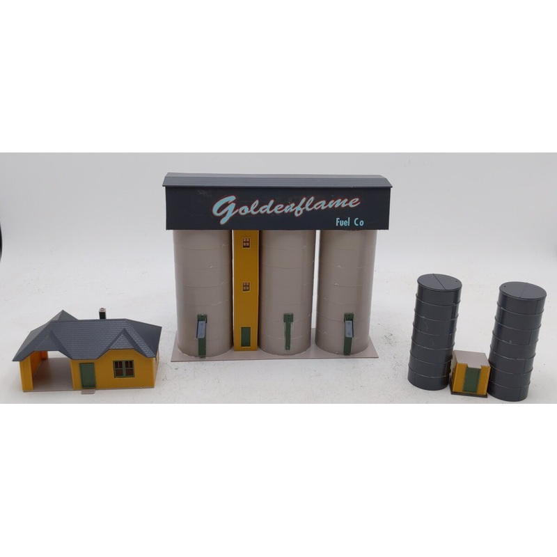 Walthers 933-3087 HO Goldenflame Fuel Company Building Kit Assembled VG