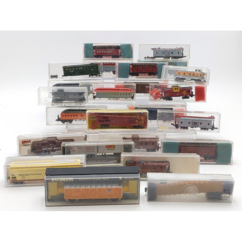 Micro-Trains & Others N Scale Assorted Freight Cars [24] VG