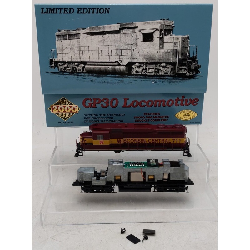 Proto 2000 23123 HO Wisconsin Central GP30 Diesel Locomotive #711 EX/Box
