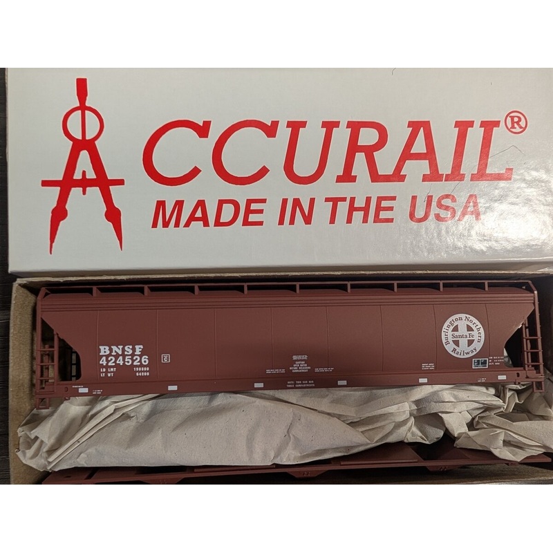 Accurail 42049 HO Burlington Northern Santa Fe ACF 3-Bay Covered Hopper #424526