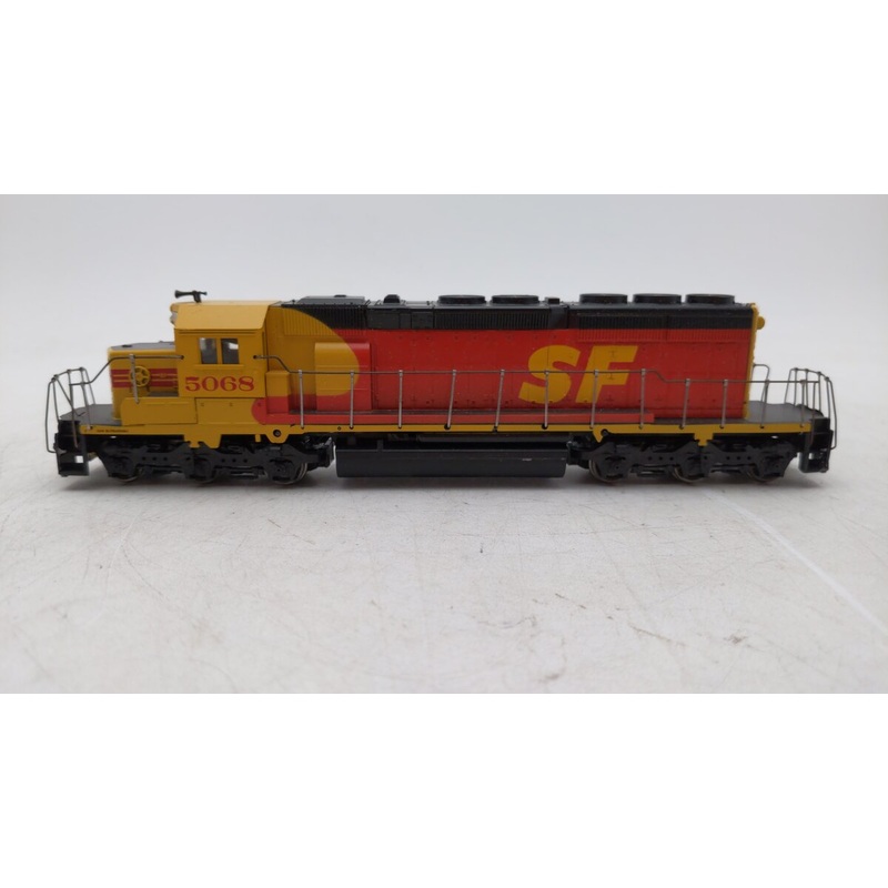 Athearn 4463 HO Santa Fe SD 40-2 Dummy Diesel Locomotive #5068 EX