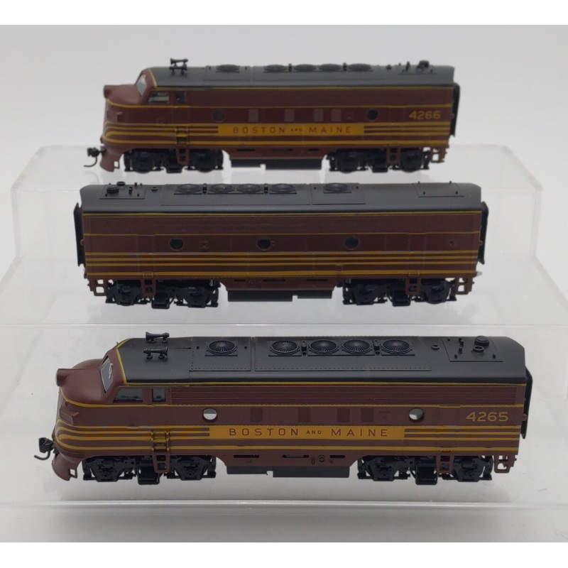 Athearn HO Scale Boston & Maine ABA Diesel Locomotive Set #4266/4265 EX